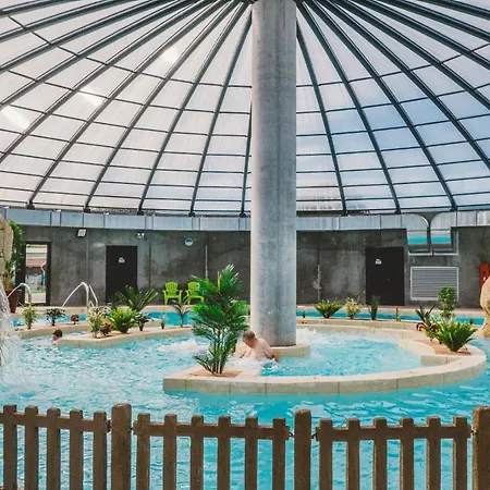 キャンプ場 Les Garennes 4*
