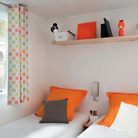 キャンプ場 Les Garennes 4*