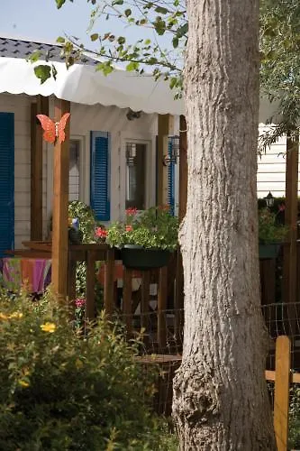 Les Garennes Camping 4*